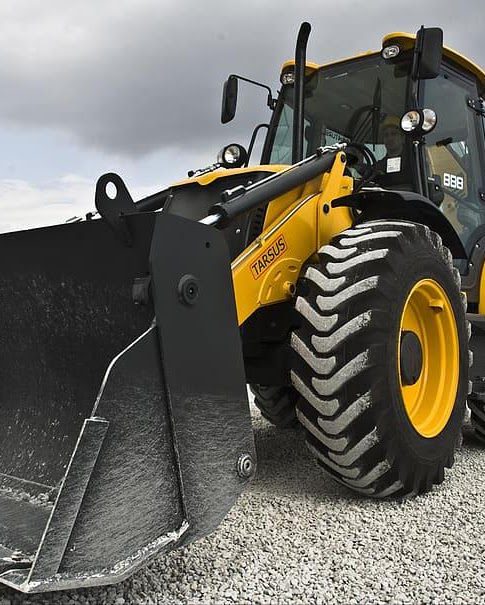 Warehouse with organized spare parts